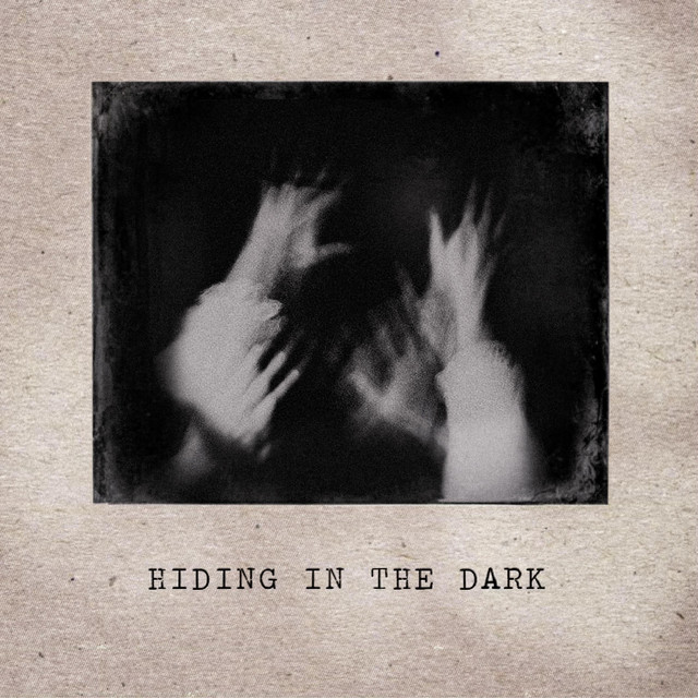 Hiding+in+the+Dark
